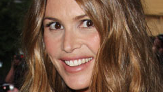 Elle Macpherson Is Really Sorry About Eating Rhino Horn